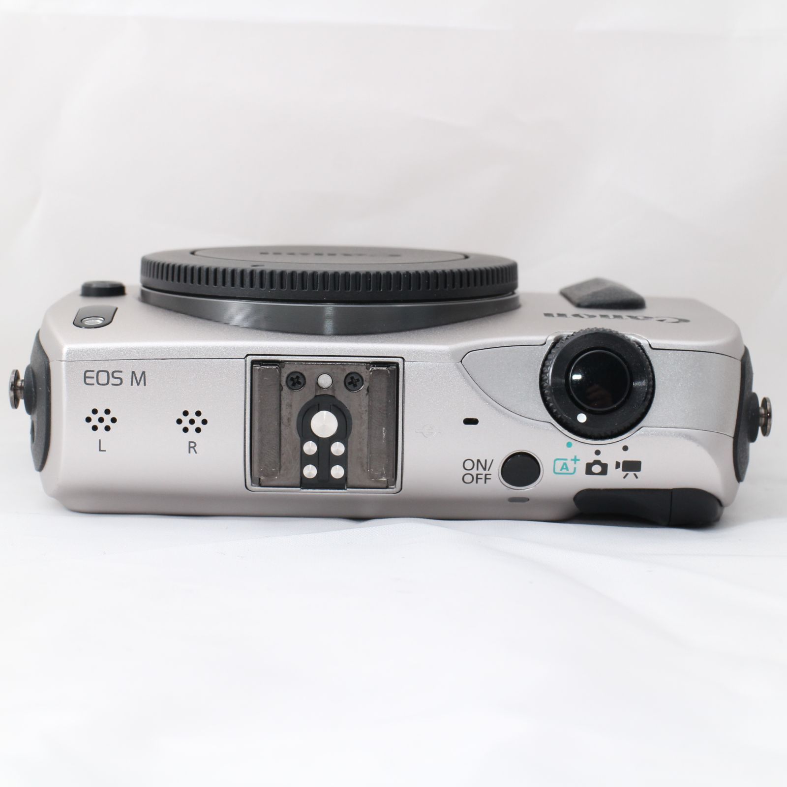 美品】キヤノン Canon EOS M6 ミラーレス一眼 シルバー 【公式通販】 美品】キヤノン Canon EOS M6 ミラーレス一眼 シルバー 【公式通販】