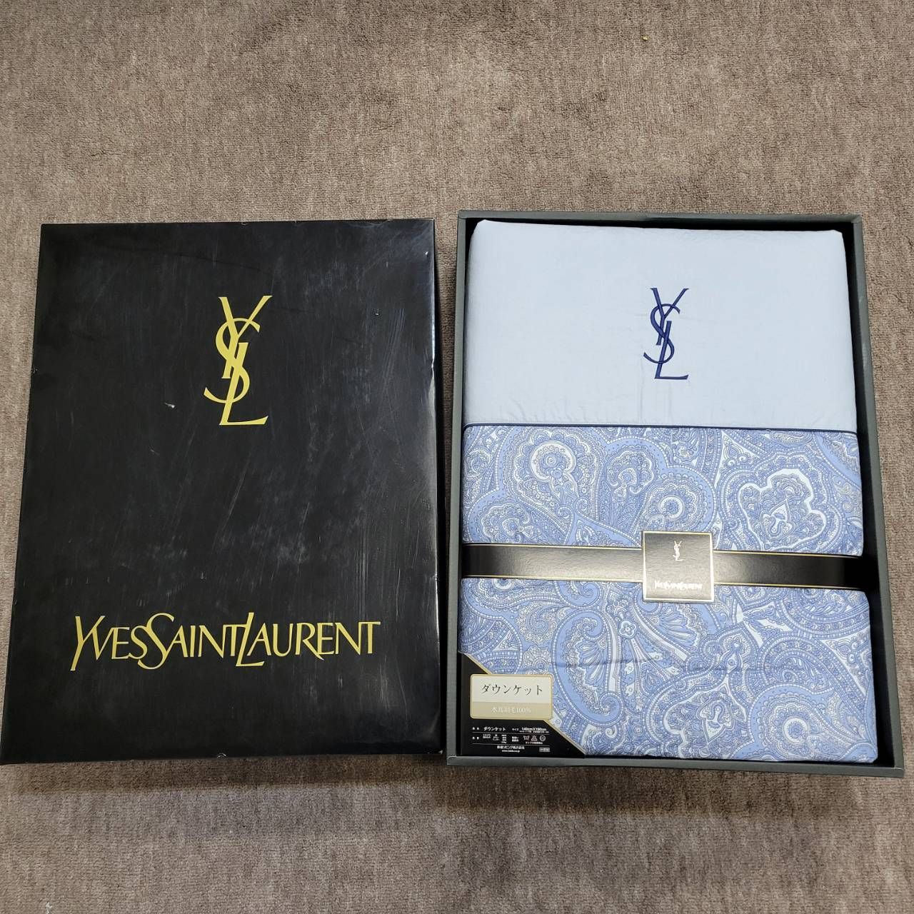 イヴサンローラン ダウンケット 未使用！ イヴ・サンローラン ダウンケット 未使用 150×200cm ブランド 寝具