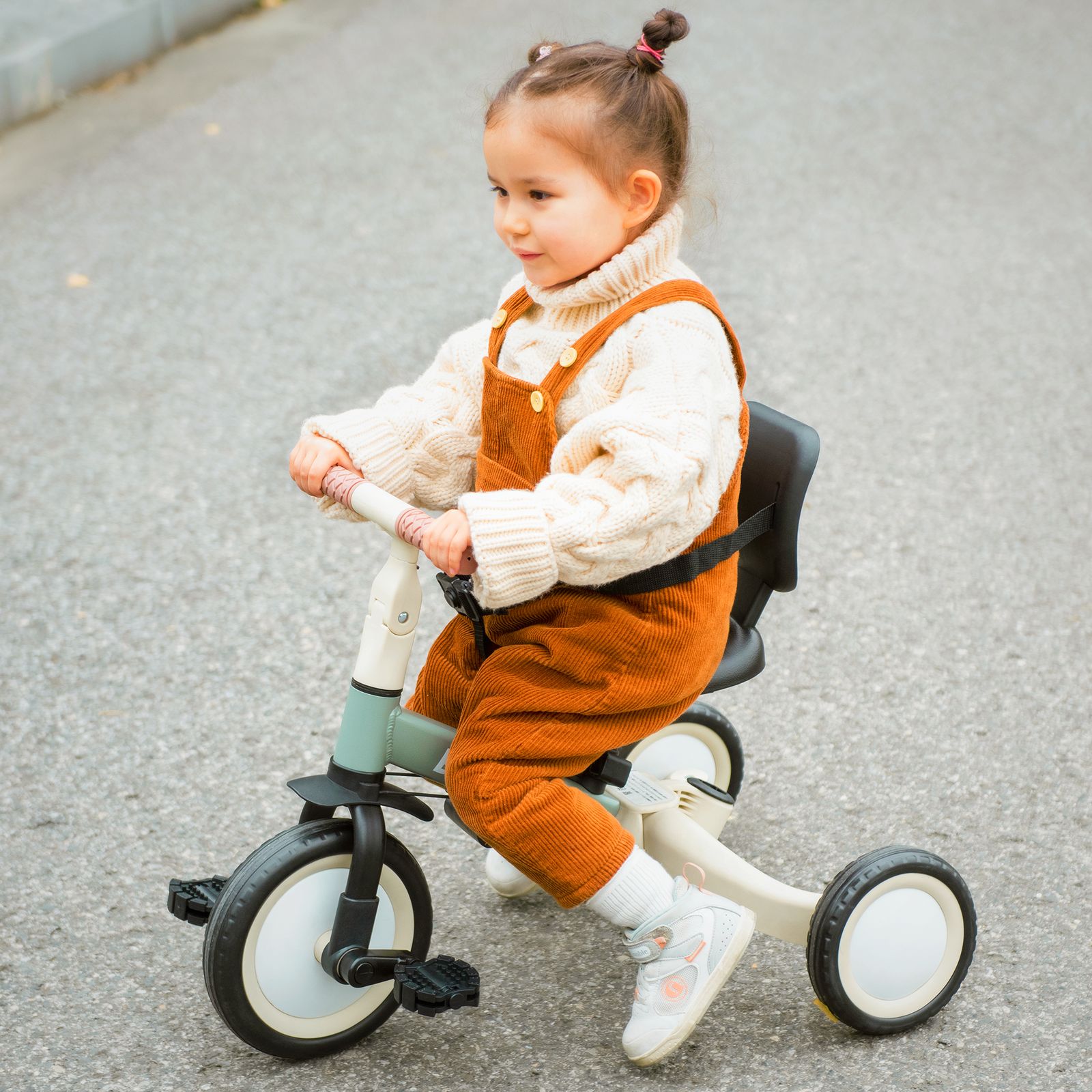 国内出荷】三輪車 足けりバイク 一台4役 ベビーカー かじとり 手押し棒