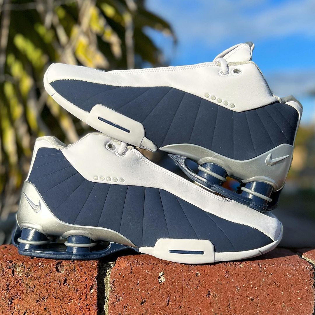 週末限定超希少日本未発売モデル！NIKE SHOX BB4 通称『ラプターズ