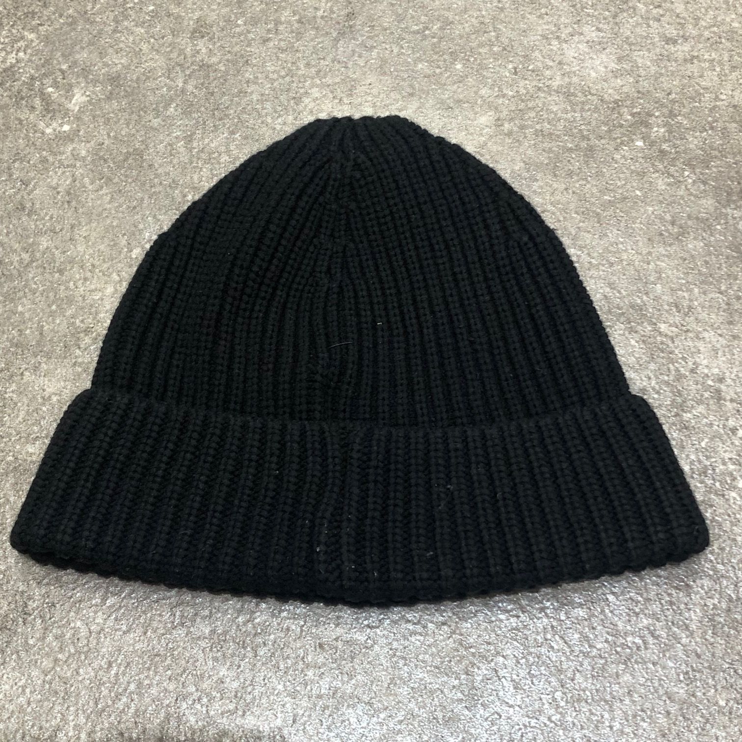 MONCLER 1017 ALYX 9SM コラボ 刺繍 ビーニー ニット帽 モンクレール