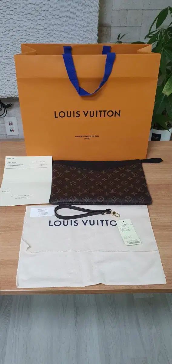 ルイヴィトン　ポーチ　クラッチバッグ 国内 Louis Vuitton(ルイヴィトン) クラッチバッグ(メンズ