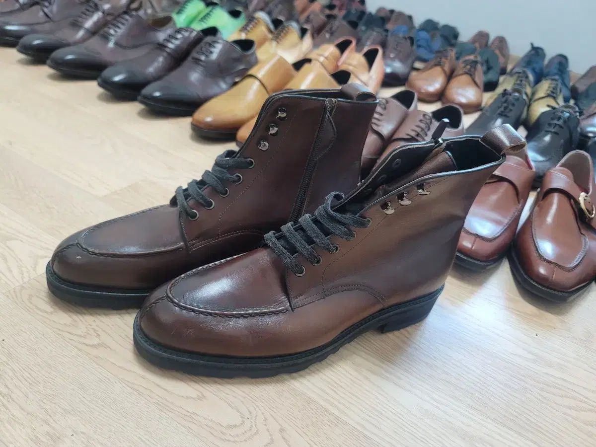 ふるさと納税 P3-003-C-265 本革ハンドメイドのレザーシューズ「おでこ靴(チャーリー)」(チョコ・26.5cm) 鹿児島県霧島市 ハンドメイド 靴 265 P3-006-B-265 本革ハンドメイドのレザーシューズ