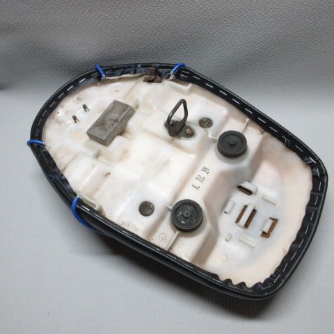 ジョグ 27V ペリカンジョグ シート下カバー 新品 黒 （新品
