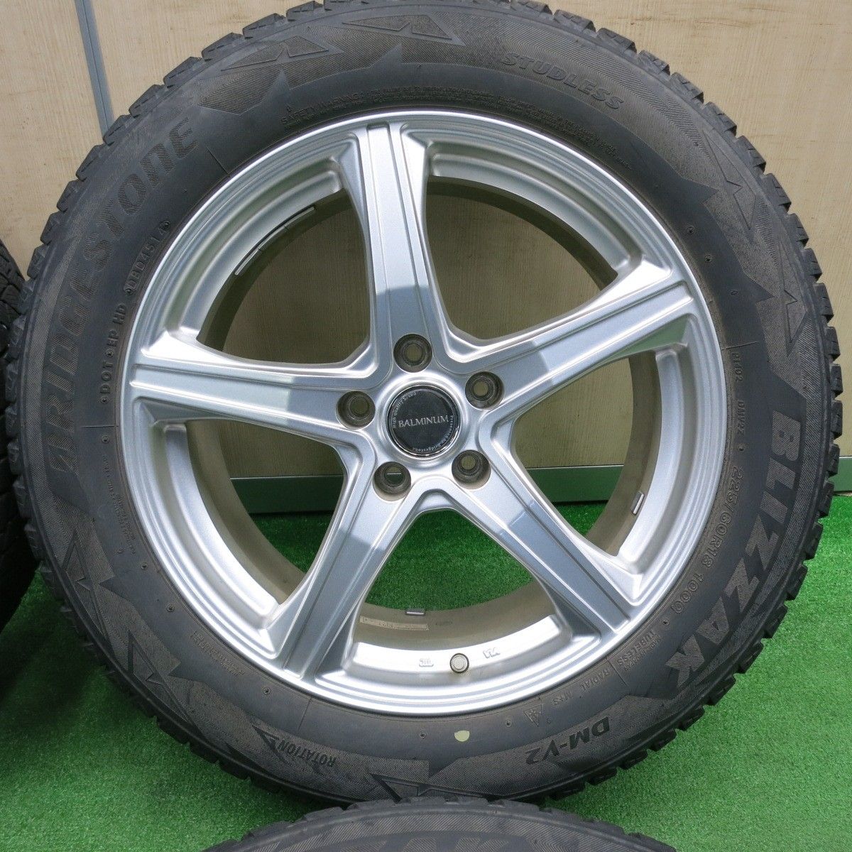 215/70/16 ブリザック DM-V2 スタッドレス ホイール バルミナ 16×6½J IS38