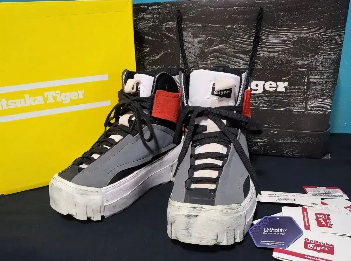 オニツカタイガー チャンキー ランナー MT スニーカー 240