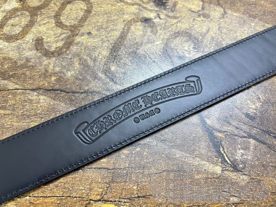 人気 クロムハーツ Chrome Hearts ベルト 刻印 目 白黒