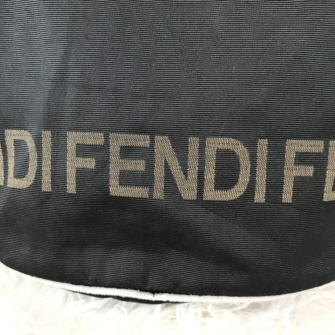 FENDI トートバッグ FF ロゴ ナイロン ブラック バケツ型 FENDI フェンディ ロゴ トートバッグ バケツ型 ナイロン