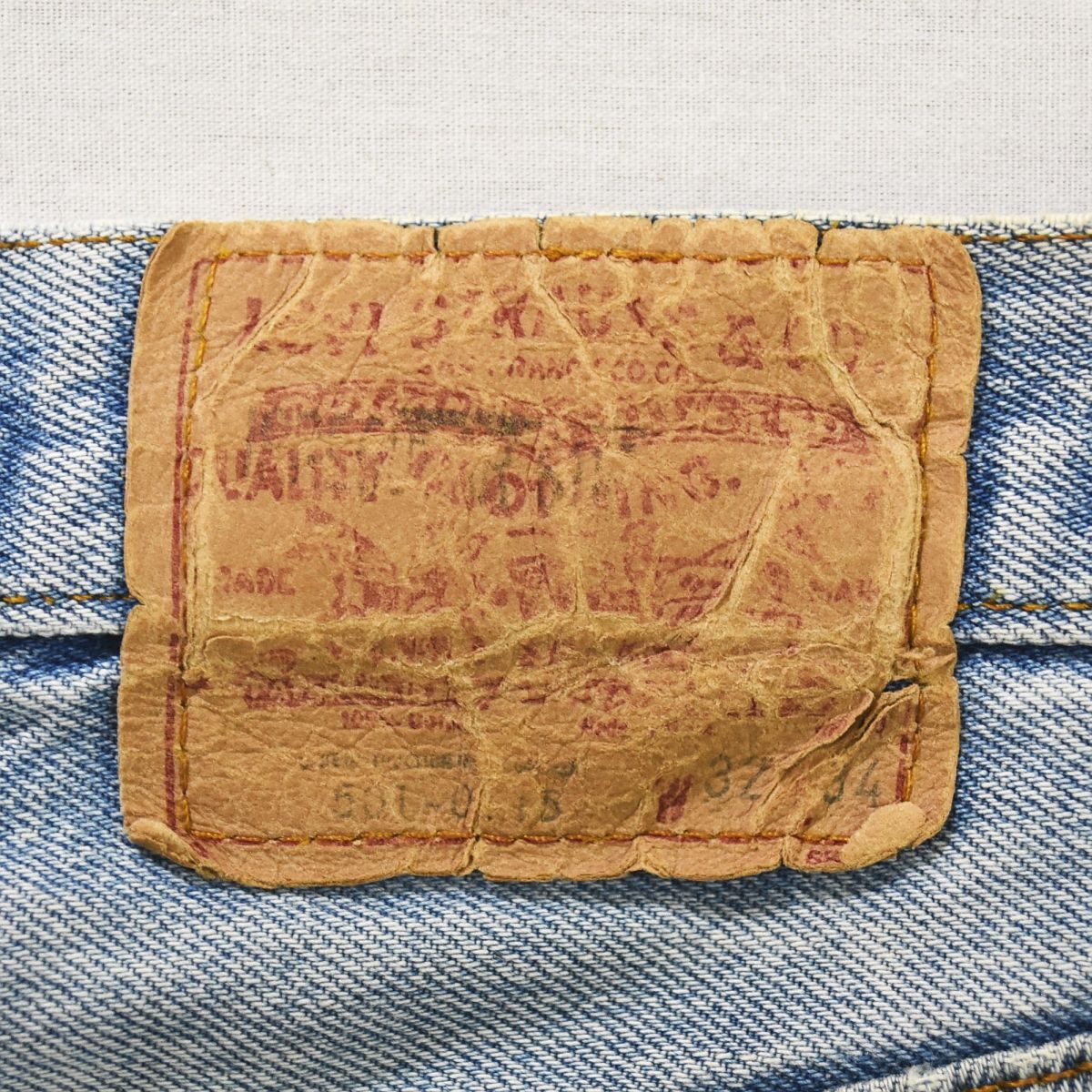 【W35L32】80s リーバイス501-0115 ケア入りハチマル 80s USA製 リーバイス501 ハチマル ジーンズ 実寸W30 黒カン