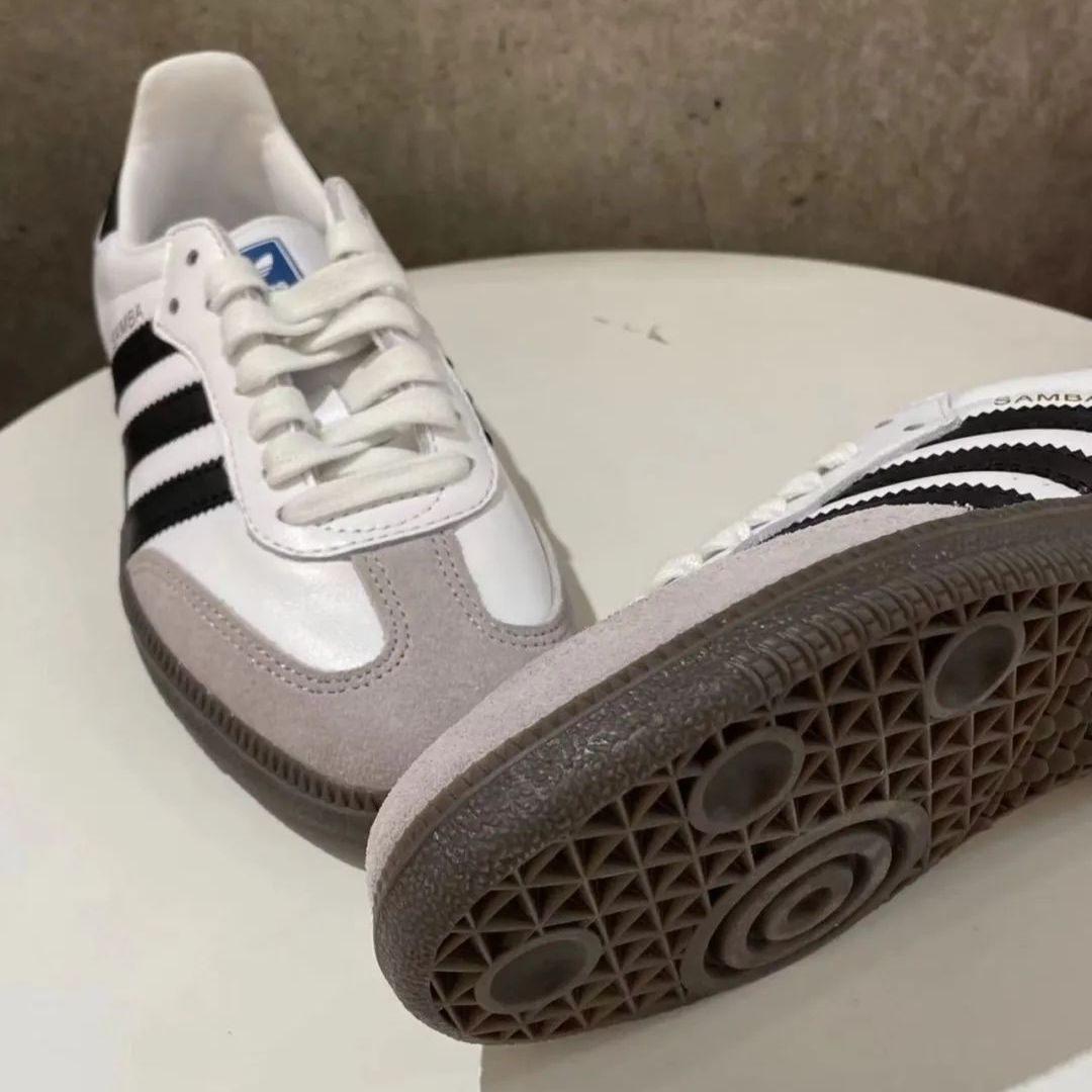 値下げします 新品未使用スニーカー男女兼用 並行輸入品 SAMBA OG アディダス サンバ ホワイト Adidas Originals Samba white FW2427 男女兼用