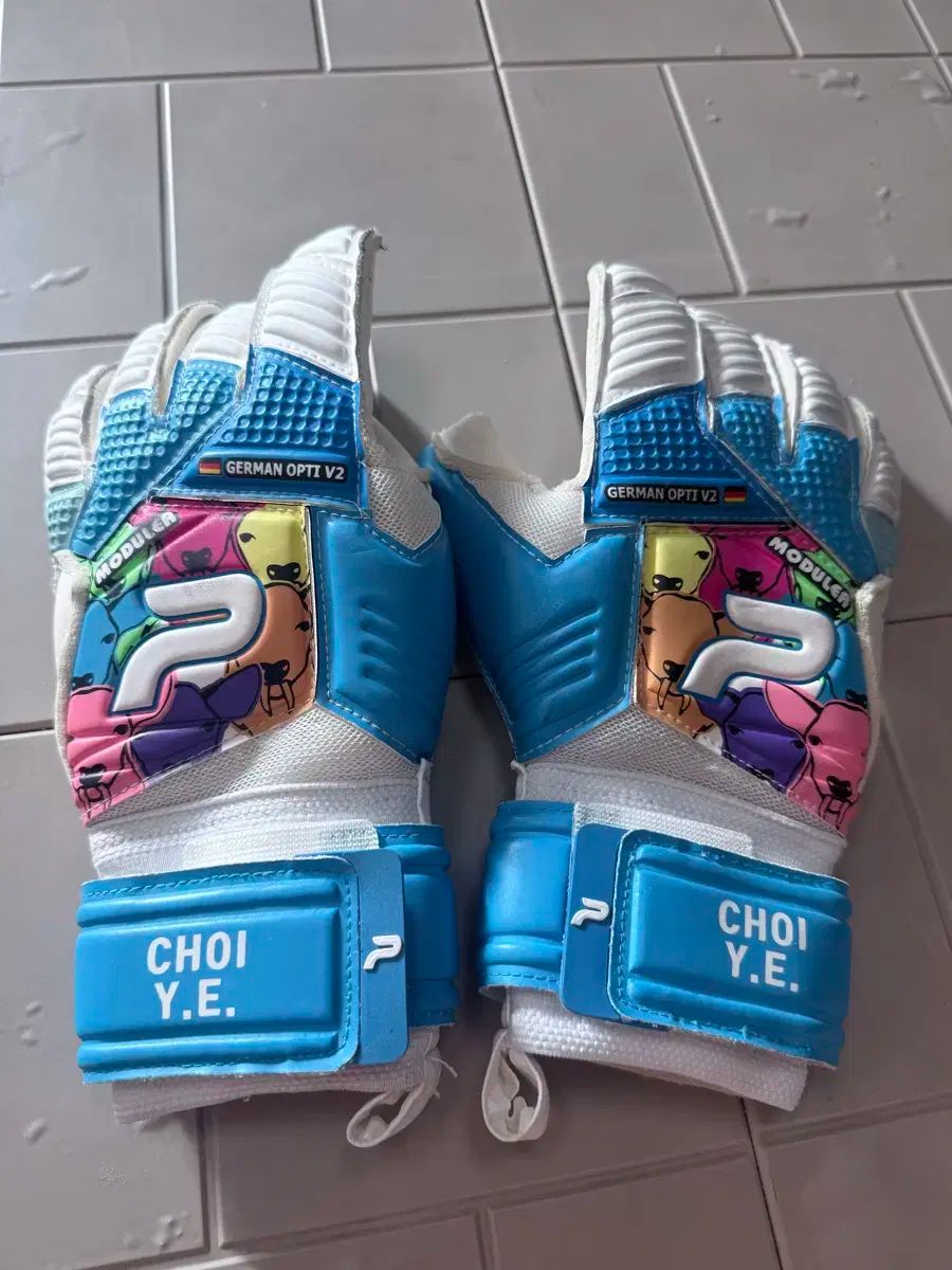 【日本未発売 新作】セルストータルコンタクト 9 キーパーグローブ　GKグローブ 日本未発売 新作】セルストータルコンタクト 9 キーパーグローブ