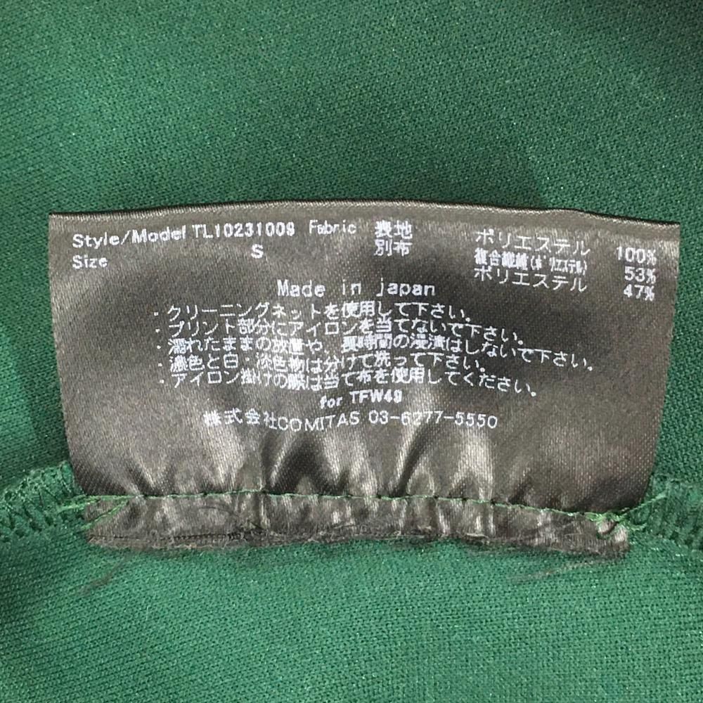 【美品】TFW49 半袖ポロワンピース グリーン×白 ロゴプリント  レディース S ゴルフウェア 2023年モデル TFW49 美品】TFW49 半袖ポロワンピース グリーン×白 ロゴプリント