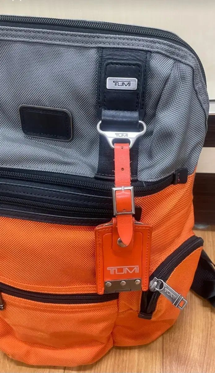 トゥミ ノックス