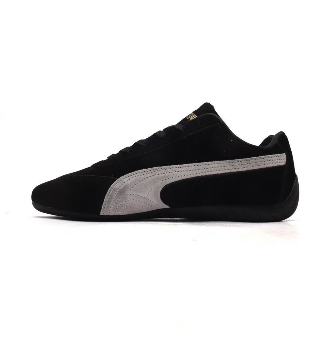 Puma Speedcat OG "Puma Black/Puma White" プーマ スピードキャット OG "プーマブラック/プーマホワイト" — シンプルでスタイリッシュな定番モデル