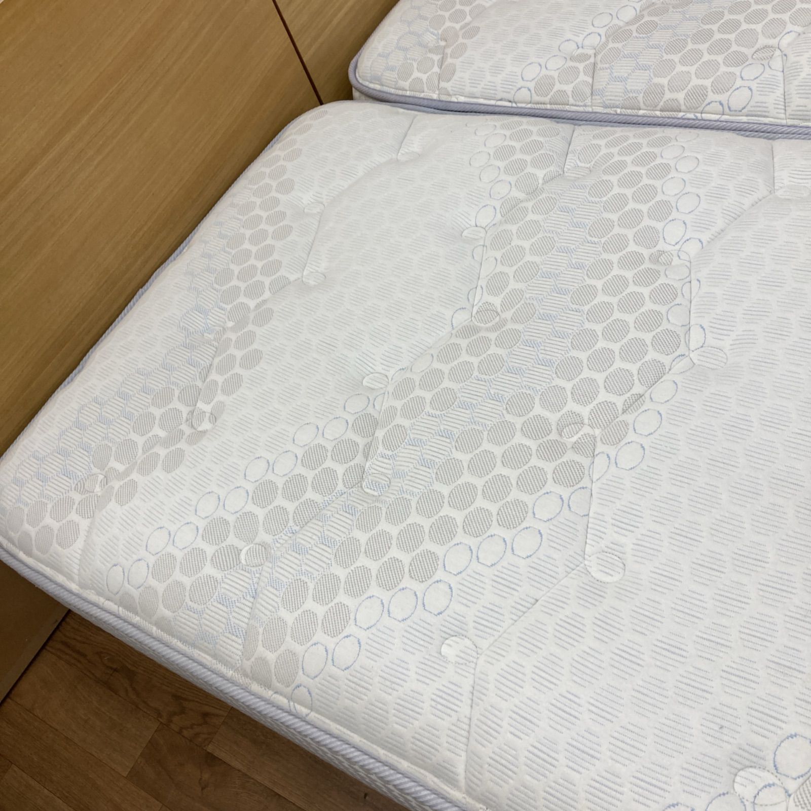 KINGSDOWN セミダブル＆シングルベッドセット