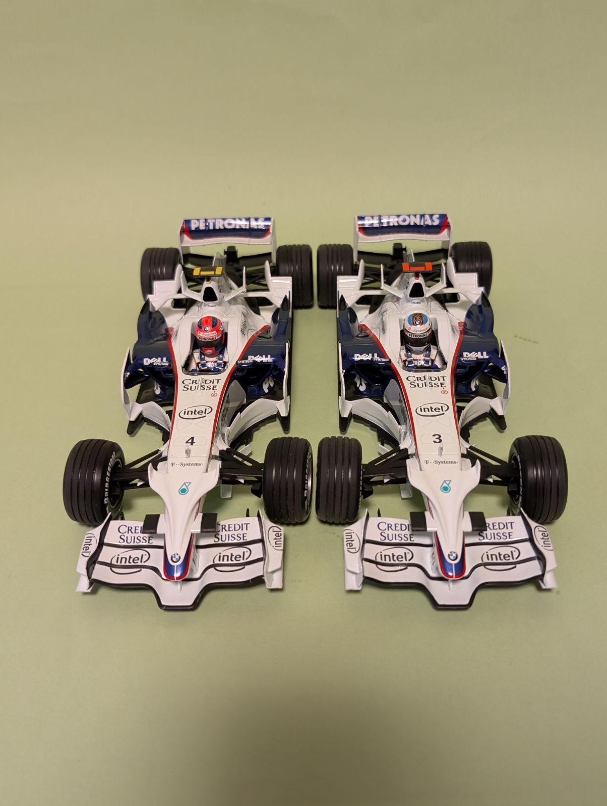 1/18 2台セット ミニチャンプス BMWザウバー F1．08 - メルカリ