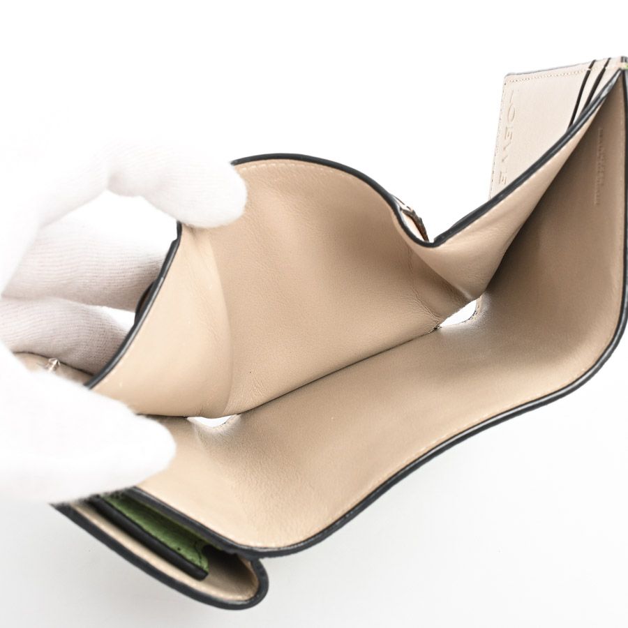 トライフォールドウォレット