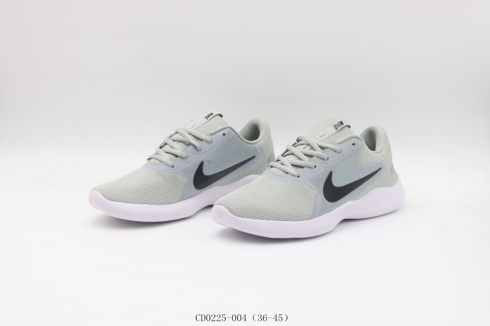 004 グレーブラック