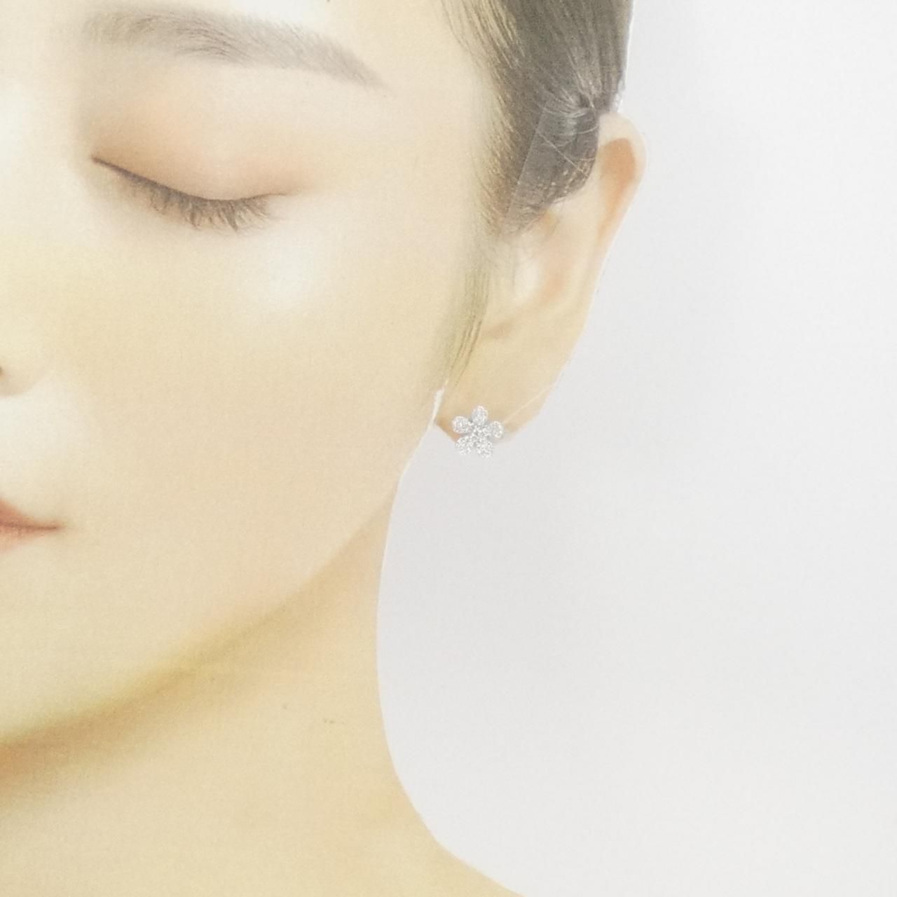 750WG/K18WG フラワー ダイヤモンド ピアス 0.47CT - メルカリ