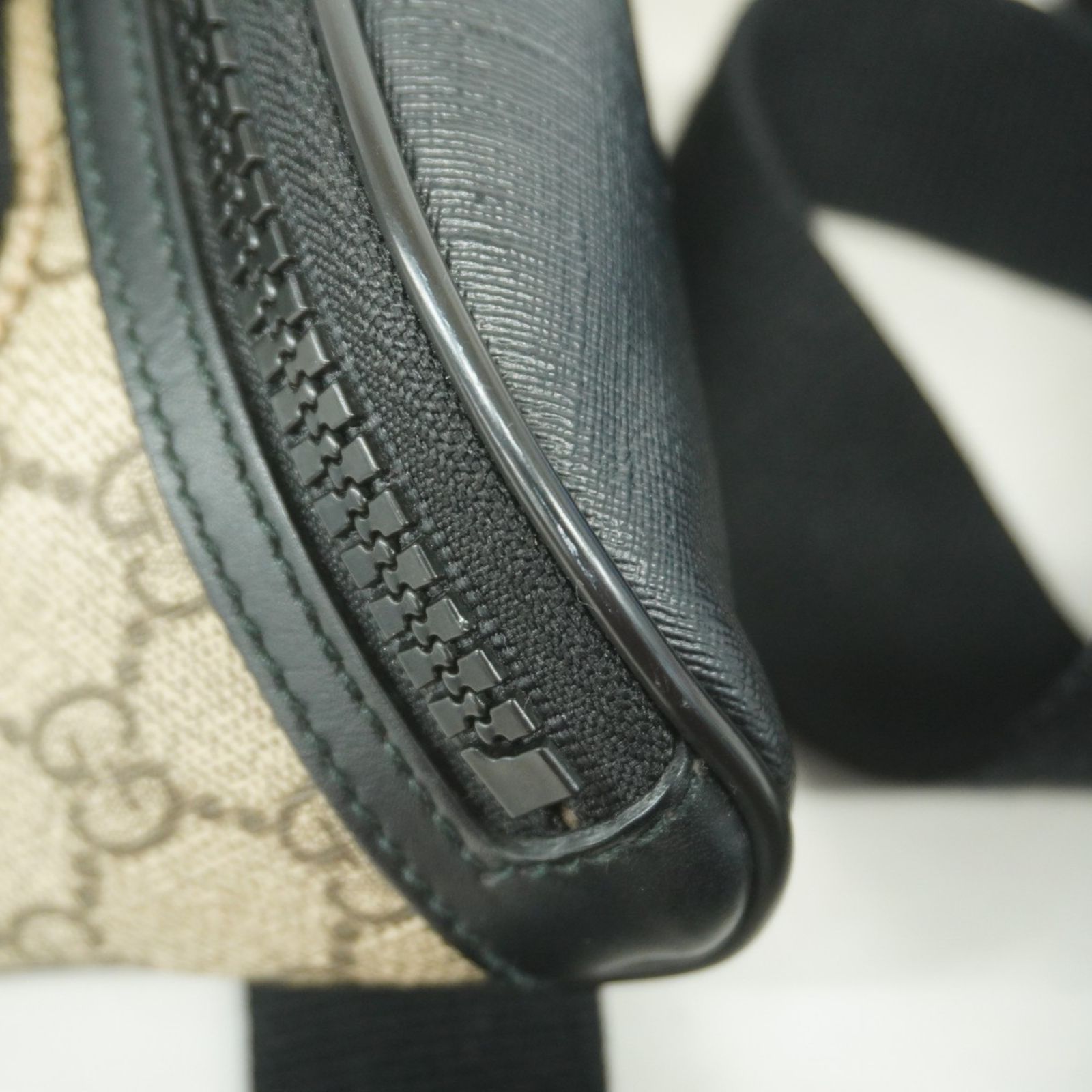Gucci グッチ