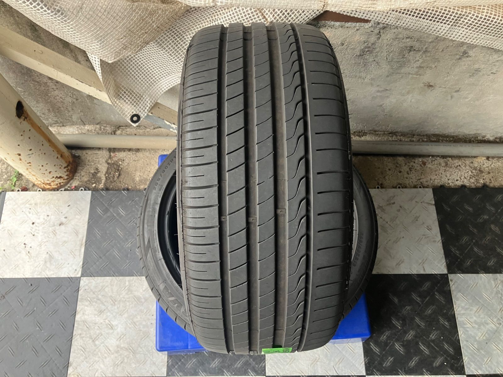 ミネルヴァ タイヤ2本