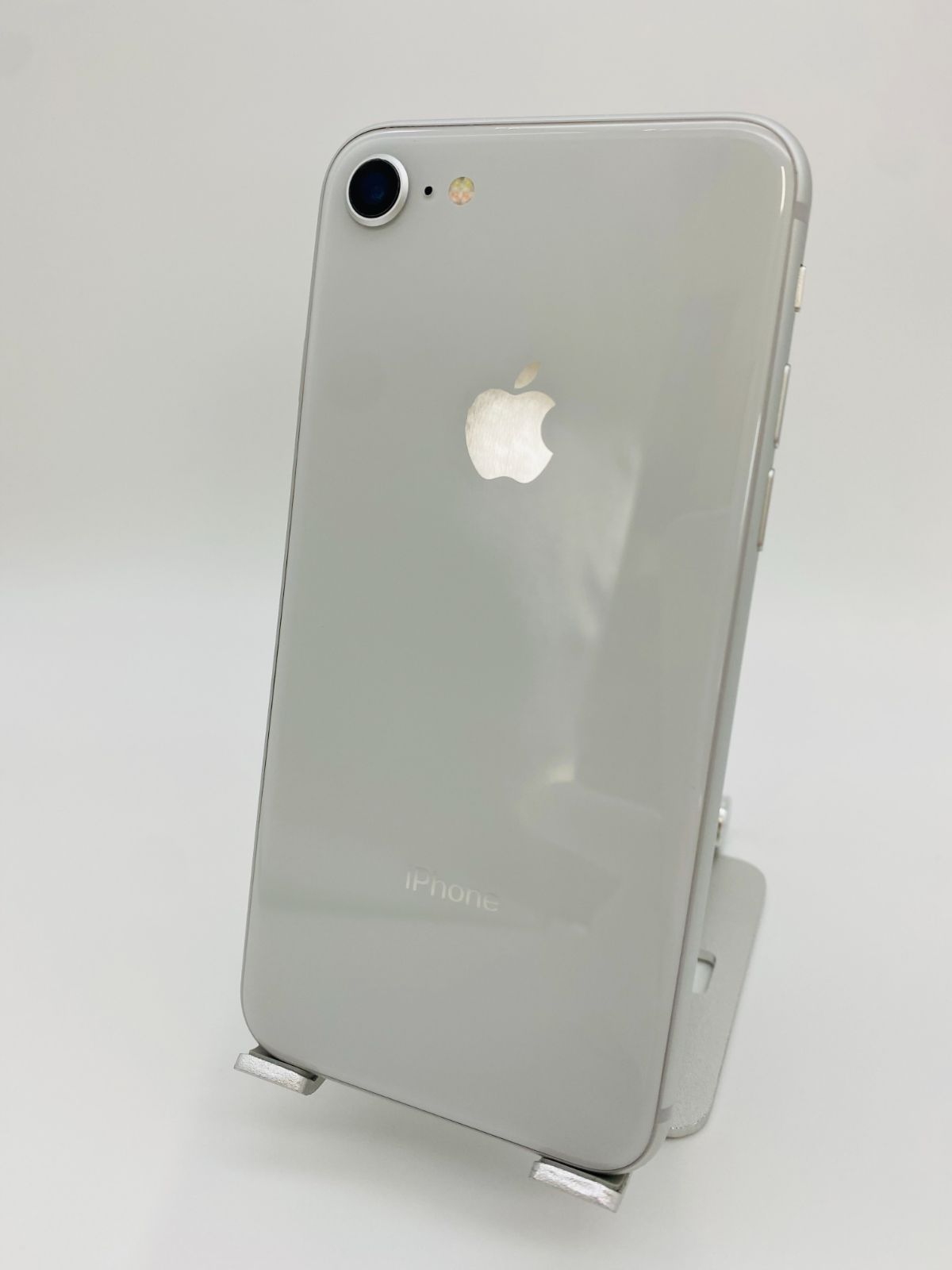 125☆美品☆iPhone8 64G シルバー/シムフリー/大容量新品バッテリー-