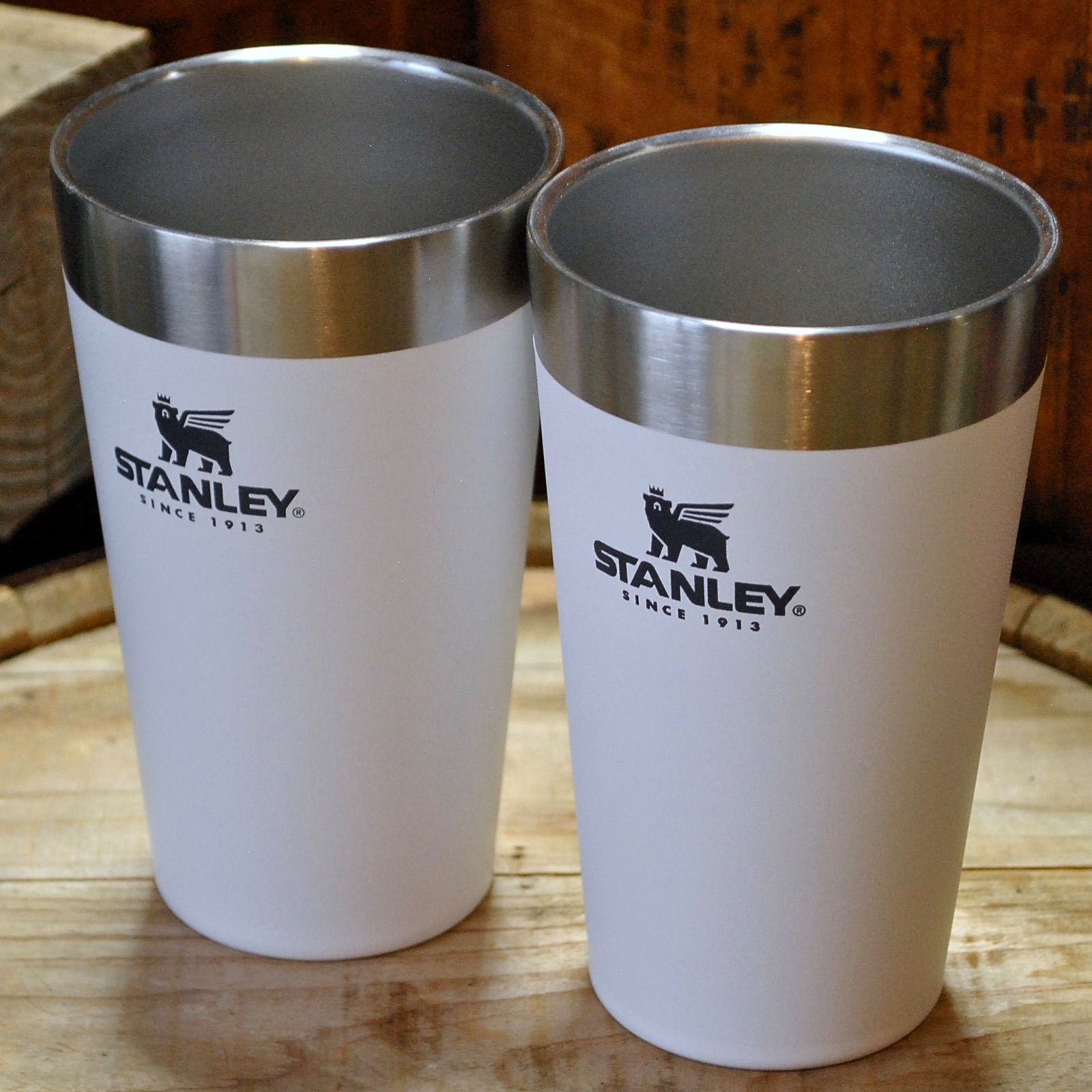 スタンレーSTANLEY スタッキング真空パイント0.47L ホワイトx2点セット アウトドア bbq キャンプ ビール 保冷タンブラー