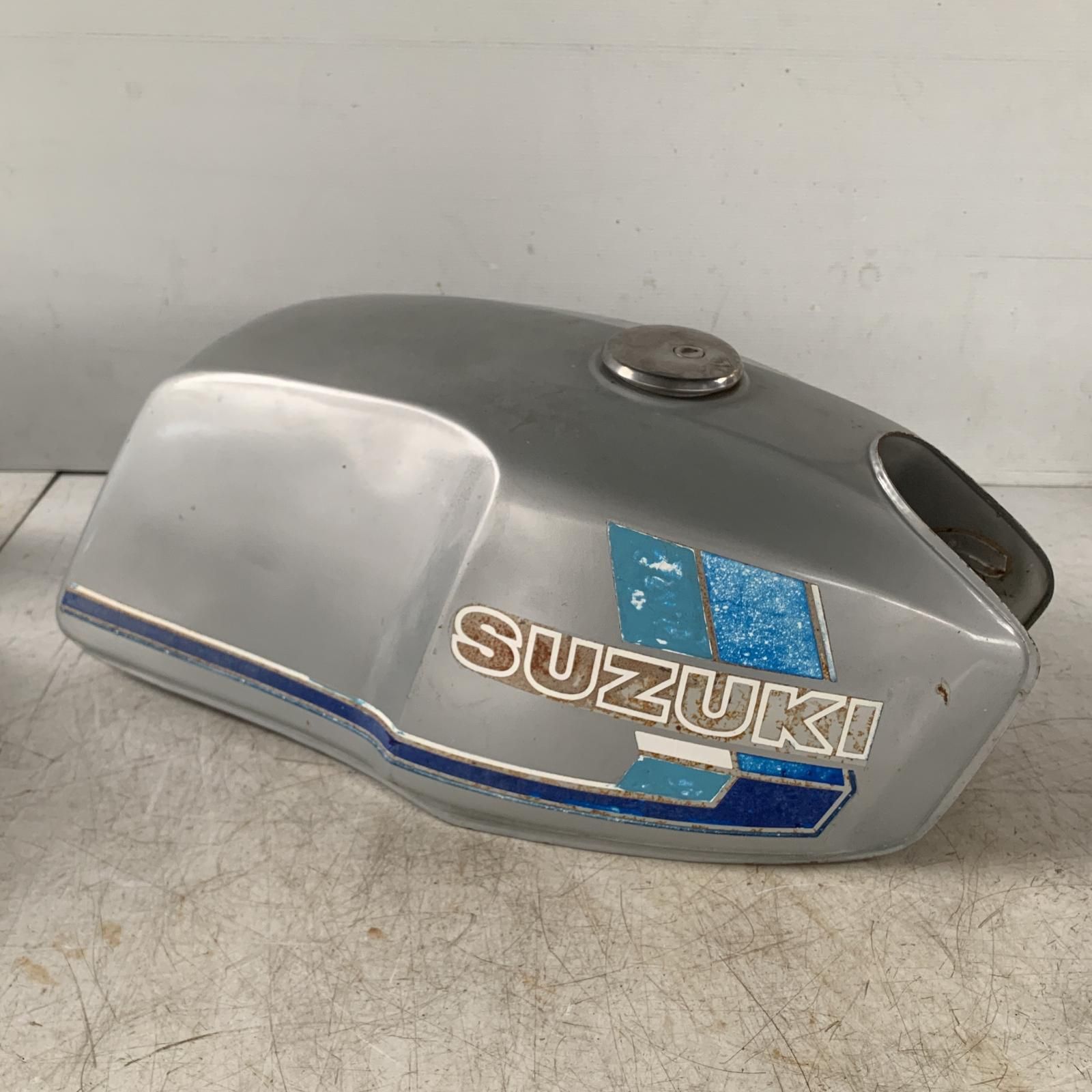 専用 GSX250e 400e ゴキ 燃料タンク セット 【公式通販】