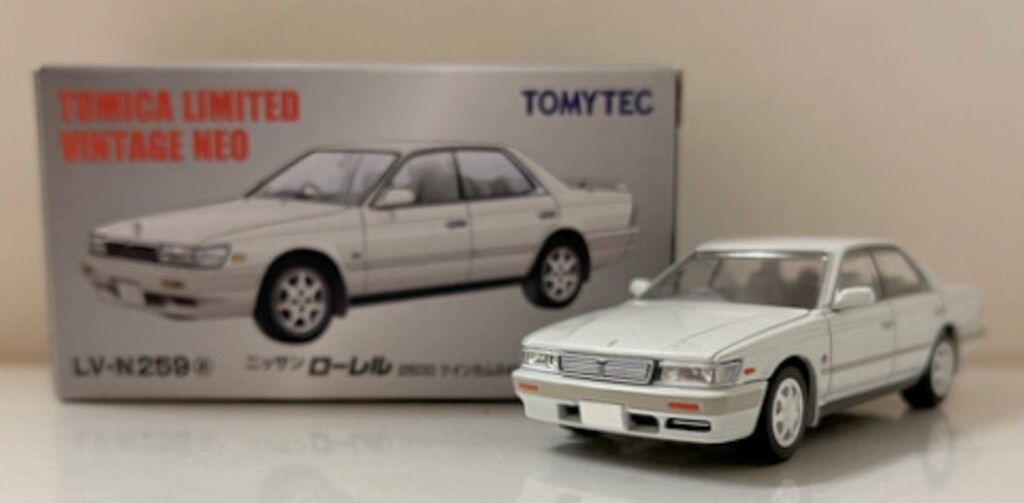 トミーテック TOMICA LIMITED VINTAGE NEO 日産 ローレル 2500