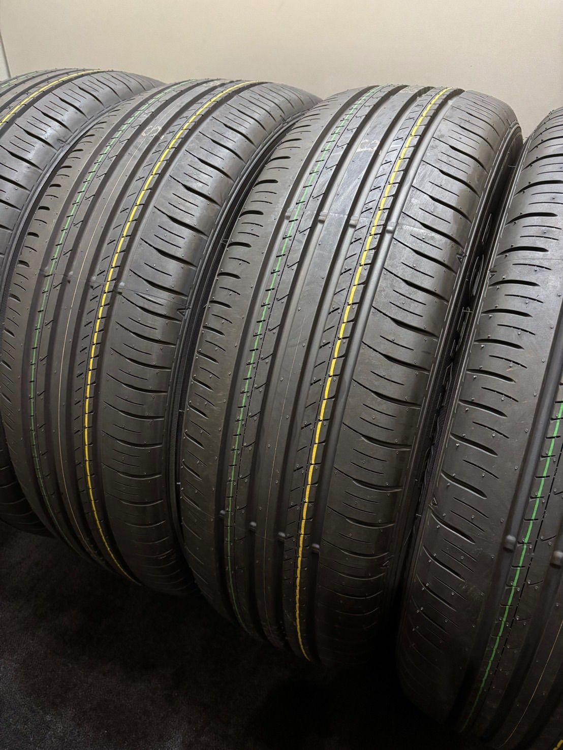 新車外し品 225|60R18 DUNLOP|GRANDTREK PT30 25年製 夏タイヤ サマータイヤ 4本 ダンロップ RAV4 ハリアー エクストレイル 南9-K388