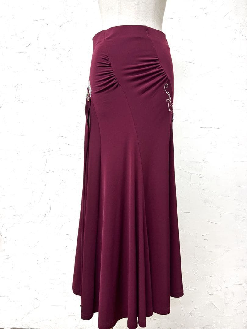 【上品】新品　ラインストーン　美しいワインレッドカラー社交ダンススカートｍ102 上品】新品 ラインストーン 美しいワインレッドカラー社交ダンス