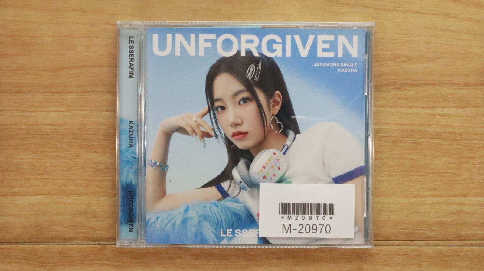 LE SSERAFIM>初回限定メンバーソロジャケット盤/KAZUHA Amazon.co.jp: DIFFERENT(初回限定 メンバーソロジャケット盤