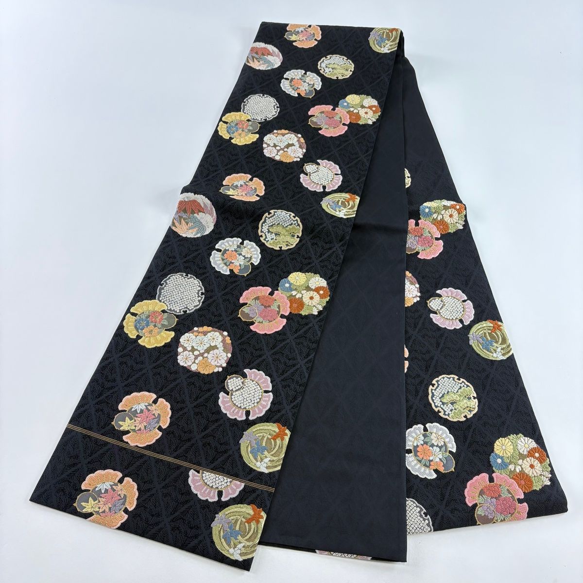袋帯 美品 名品 花丸文 雪輪 金銀糸 刺繍 黒 六通 正絹 【中古