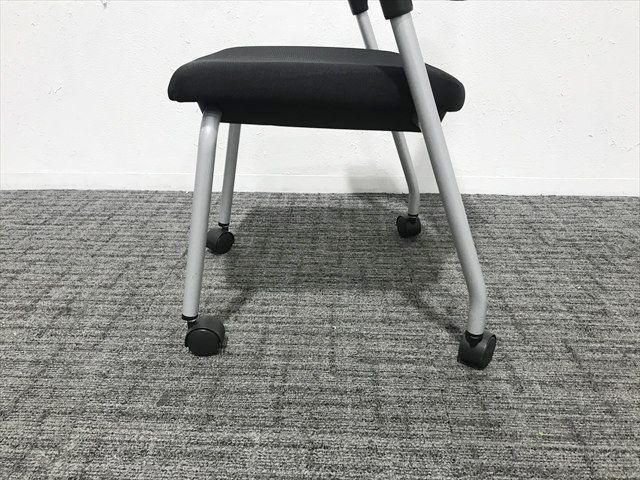 スタッキングチェア 肘付 プロッティ 総張りタイプ キャスター付 コクヨ ブラック MARWIL-DEMENAGEMENTS_CH