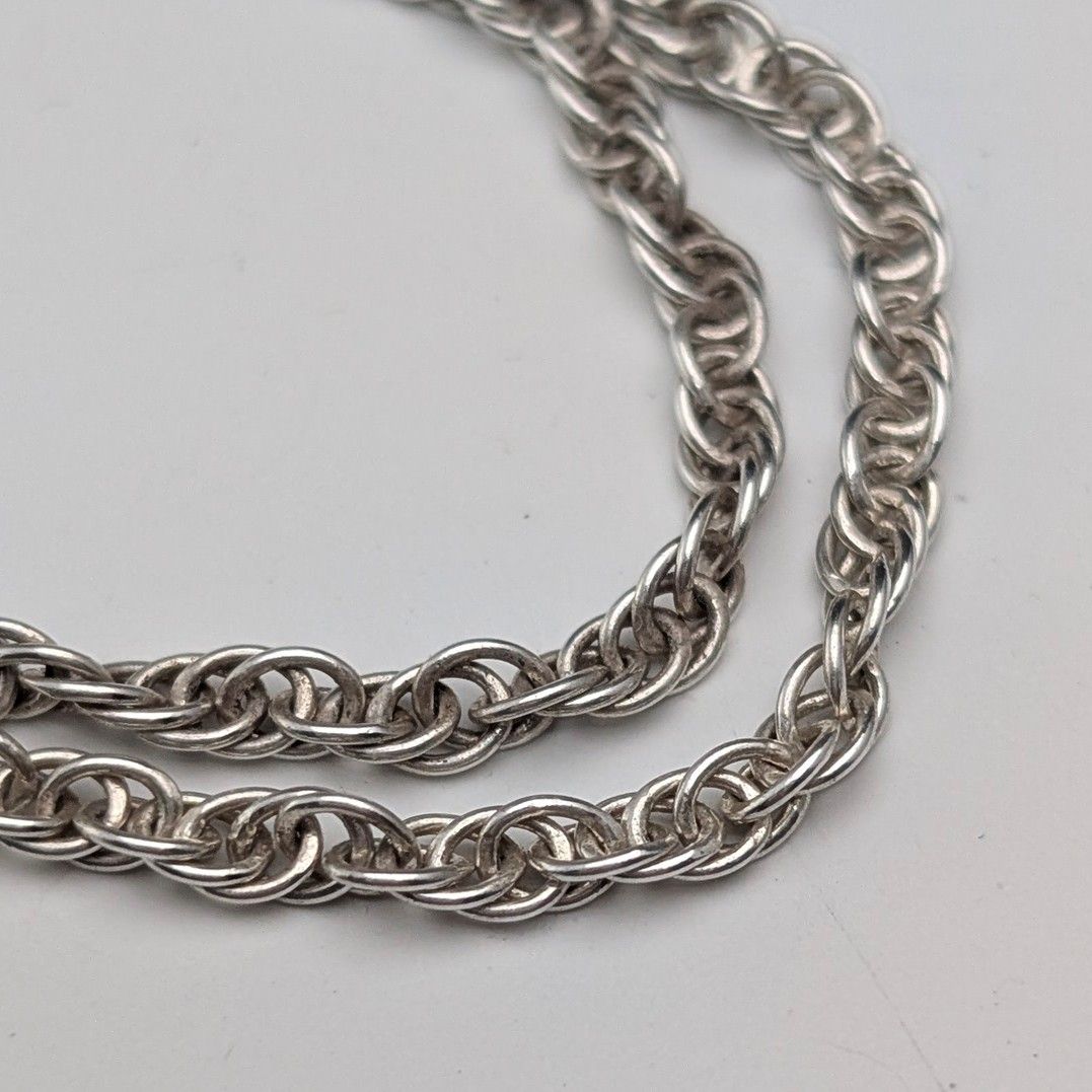 英国ヴィンテージ 純銀製 オーバル型ロケットペンダント 純銀ネックレス付き 計20g JAM 英国ヴィンテージ 純銀製 オーバル型ロケットペンダント 純銀