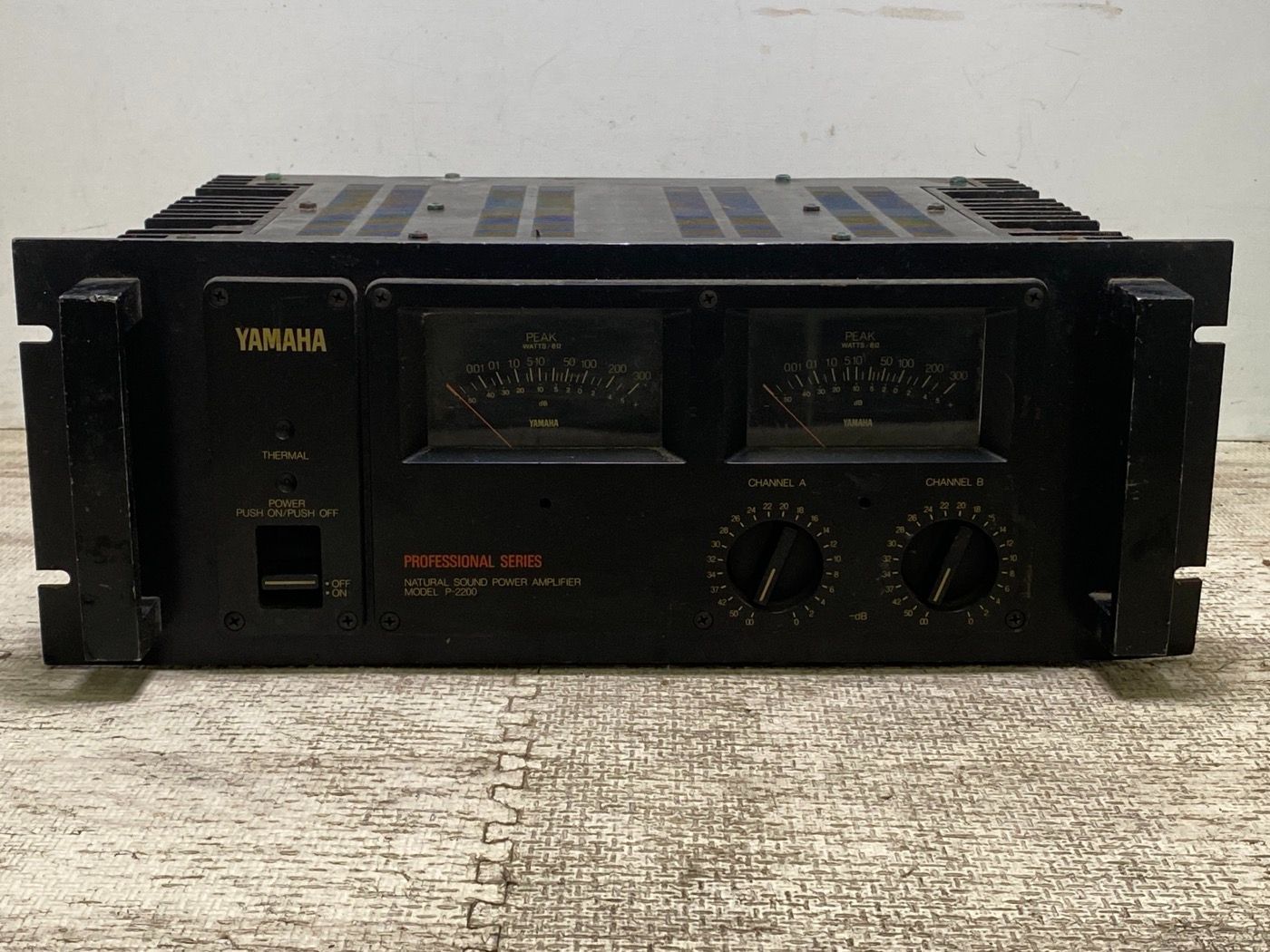 THL-63U 70cmパワーアンプジャンク中古。 YAMAHA パワーアンプ P-2200 ジャンク品 - メルカリ