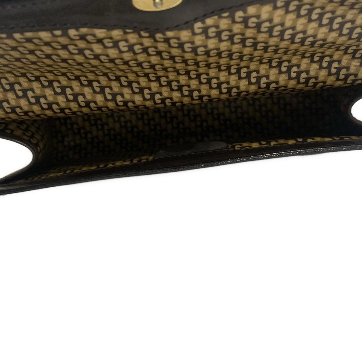 - ダークブラウン×ダークグリーン×レッド