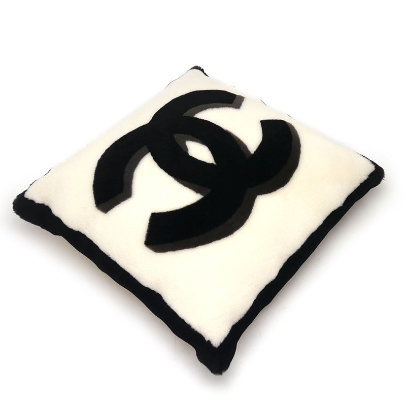 CHANEL - シャネル クッション ココマーク モノトーン ホワイト×ブラック×グレー シャネル クッション ココマーク モノトーン ホワイト×ブラック