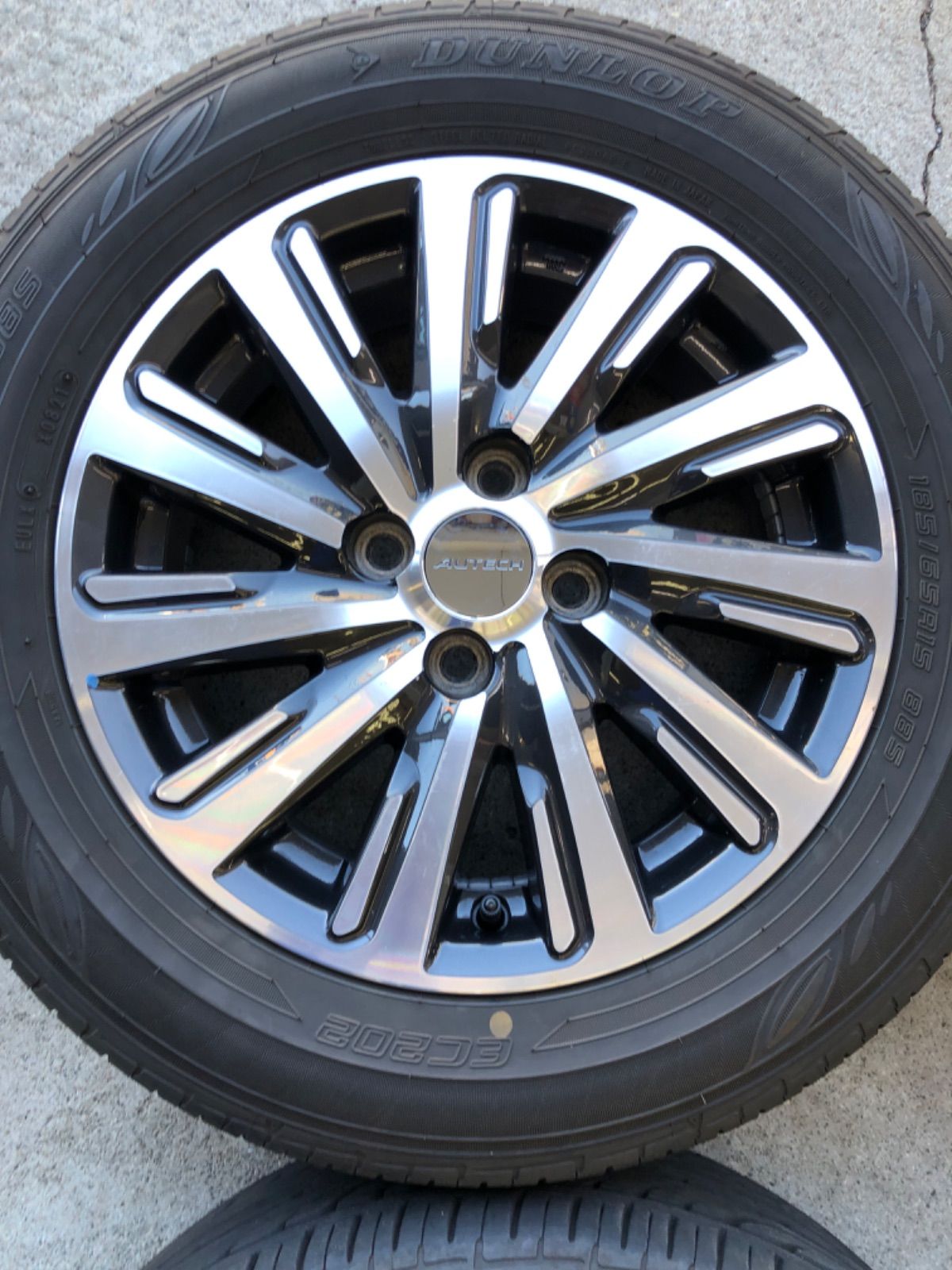 日産 ノート AUTECH オーテック E12 185/65R15 サマータイヤ