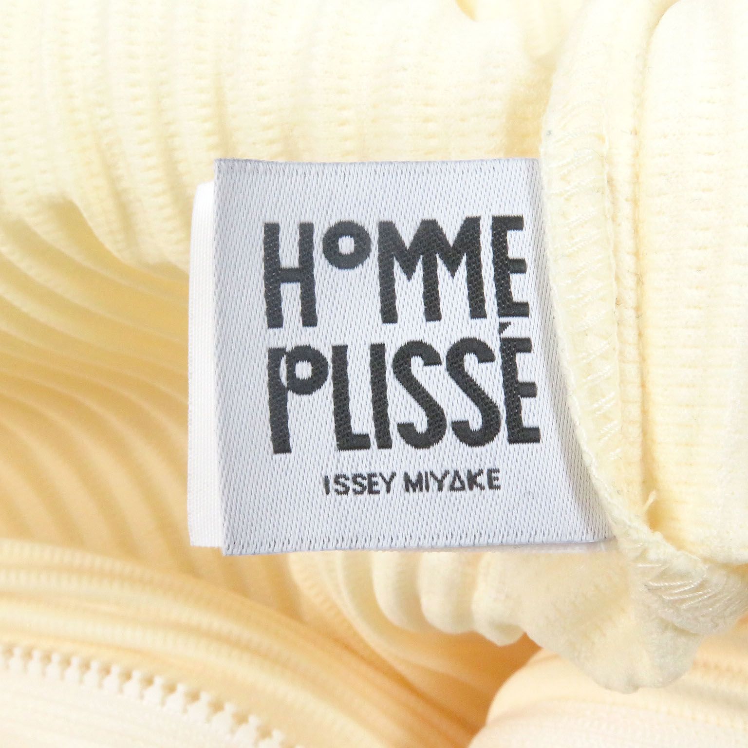 ツナギ ミルクホワイト