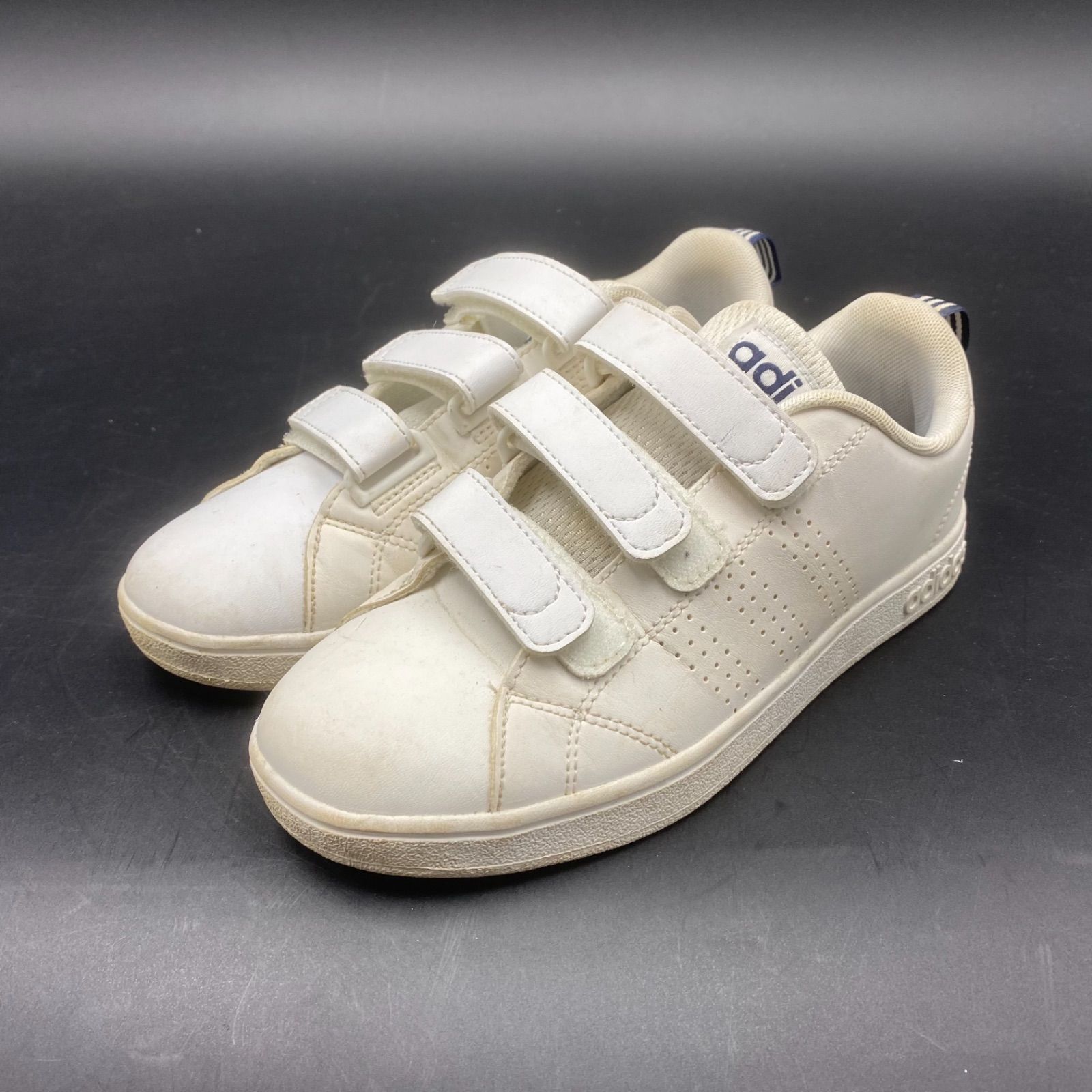 28 adidas アディダス スニーカー ホワイト 22.5cm - メルカリ