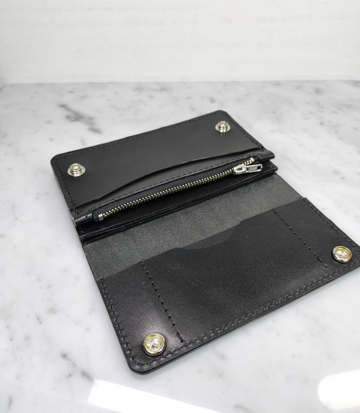 栃木レザー オイルレザー 黒 両面ポケットミドルトラッカーウォレット