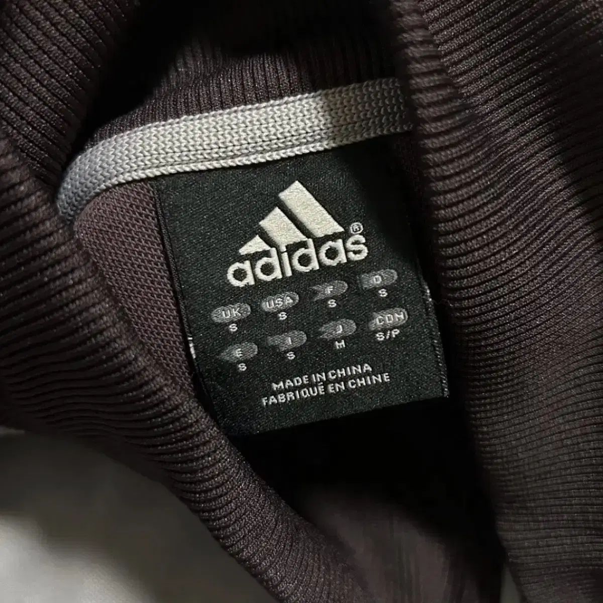 adidas アディダス