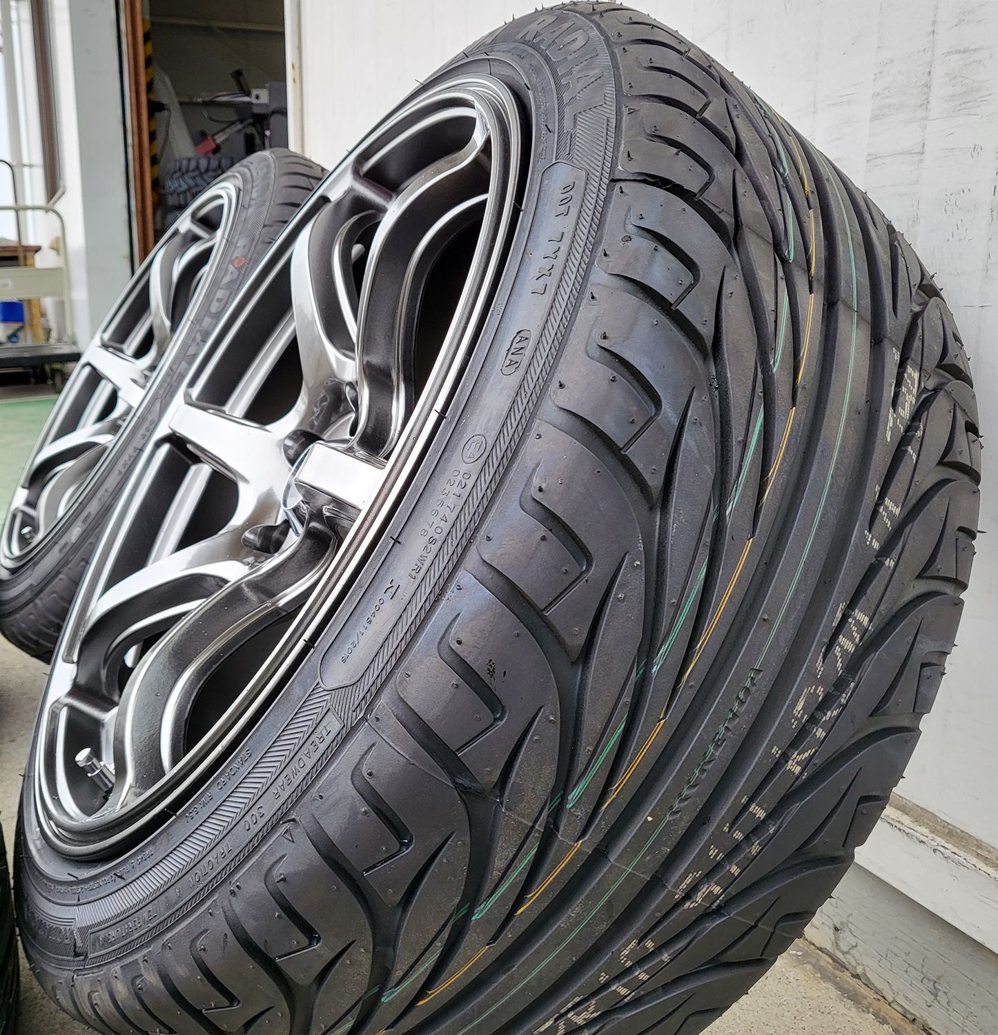 86 トヨタ 当店オススメ!!! タイヤホイール 新品4本セット Acht-6 KENDA KR20 225/40R18 235/40R18 -  メルカリ