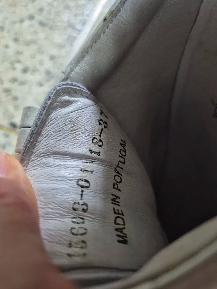 ゴルフシューズ 白