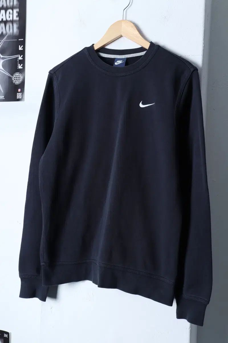 【雷市場（ポンジャン）商品韓国直送】 （ M ） Nike(ナイキ） パーカー Tシャツ 黒 裏起毛 ベーシックフィット- 1163C