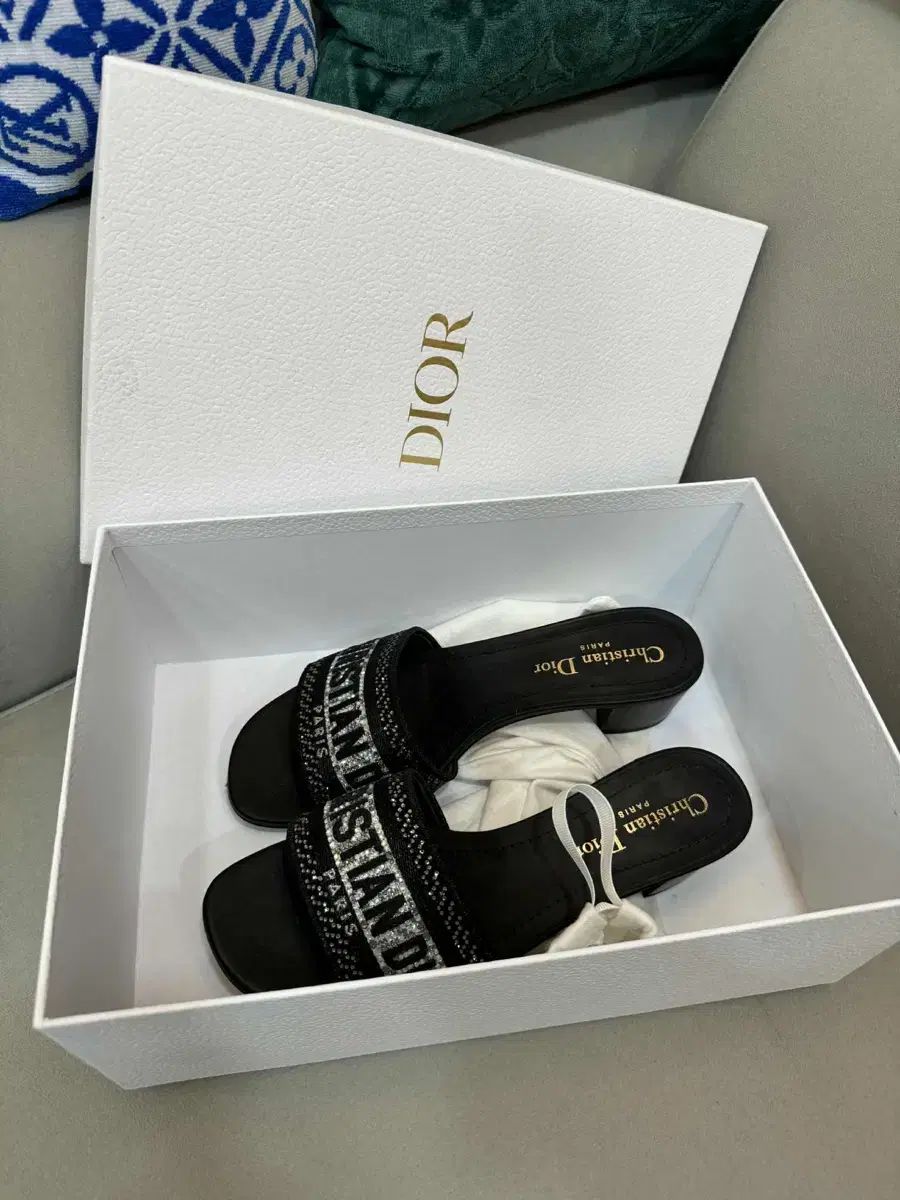 ディオール ディウェイル クリスタル ミュール スリッパ 36.5 サイズ