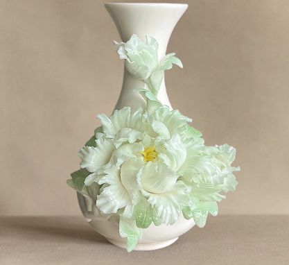 陶磁器花瓶 緑牡丹 中サイズ 立体花モチーフ インテリア花器フラワーベース