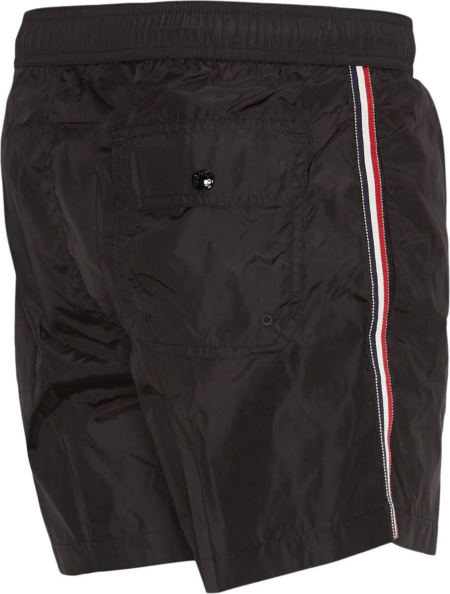 31 MONCLER モンクレール 2C00021 53326 ブラック 海パン 水着