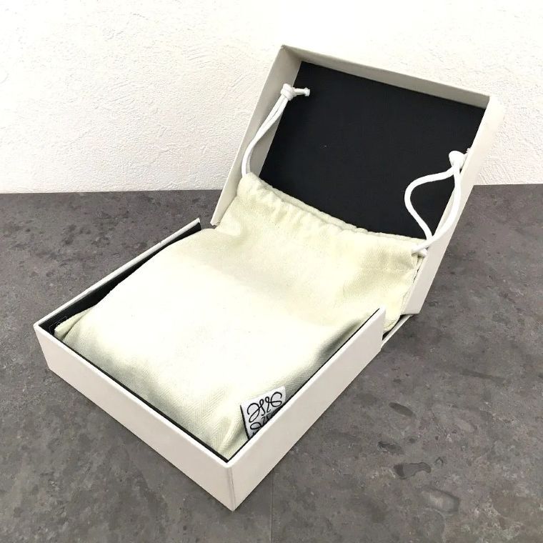 送料込み！ 未使用品 LOEWE バーティカルウォレットスモール 箱付き  